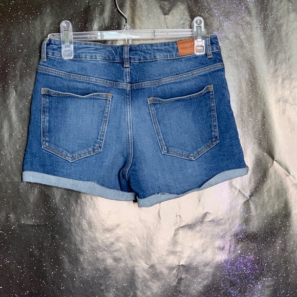 Zara Kids- Light Wash Jean Shorts size 13-14 - Picture 3 of 3